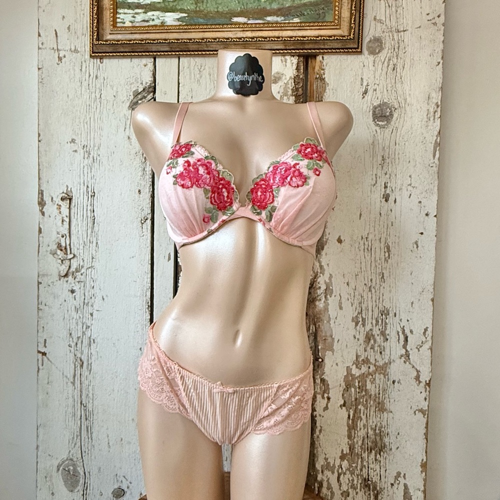 Victoria Secret Blooming Floral Plunge Pushup Bra w/ coordinating panty NEW 34DD